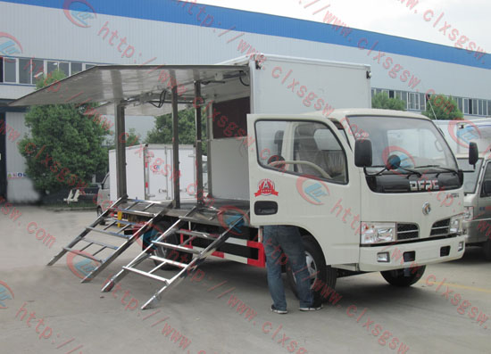 多利卡商品展銷車