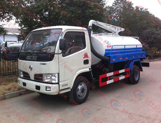 國四吸糞車